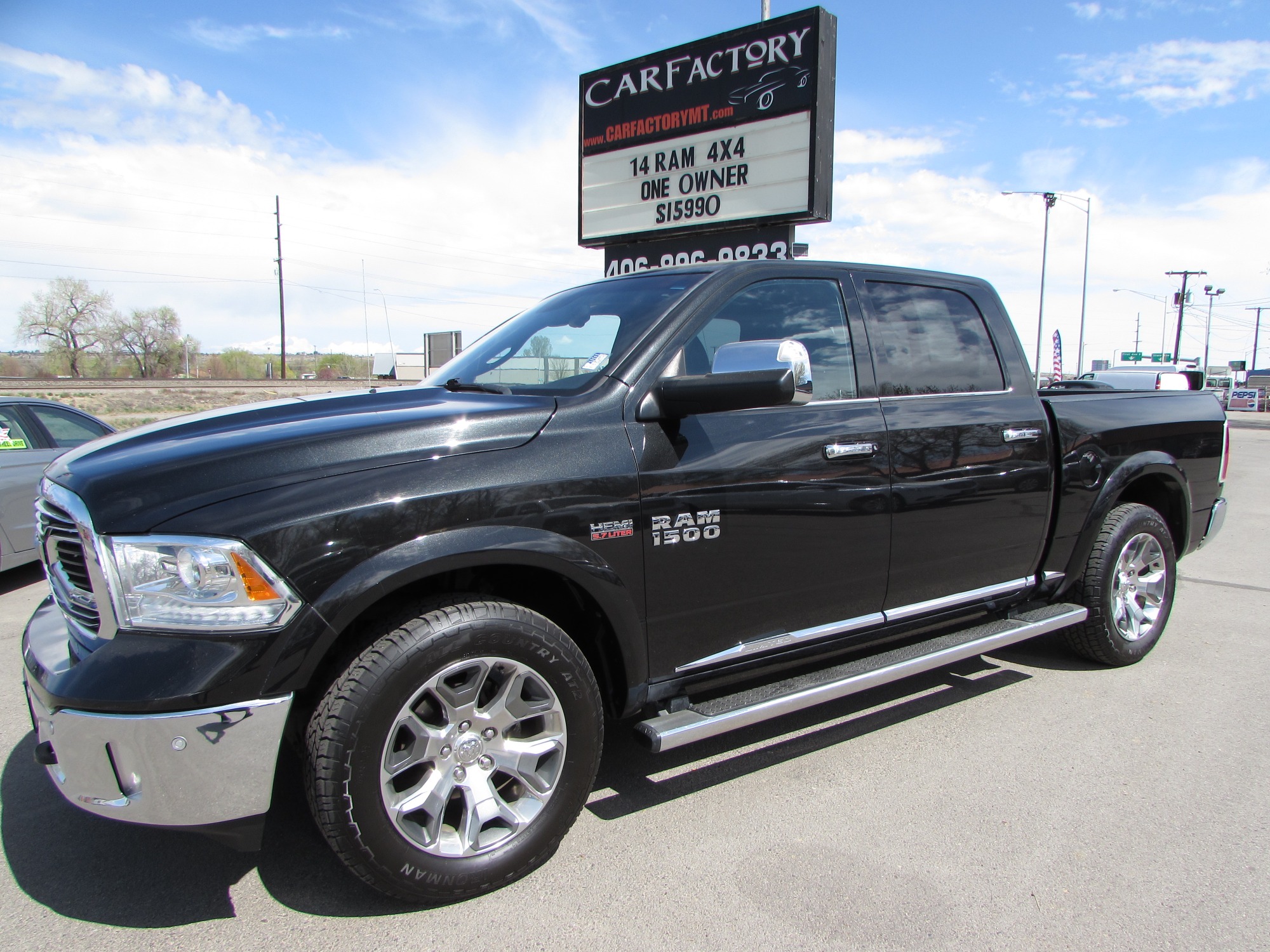 photo of 2017 RAM 1500 Laramie Limited Crew Cab 4WD - Extremely clean!
