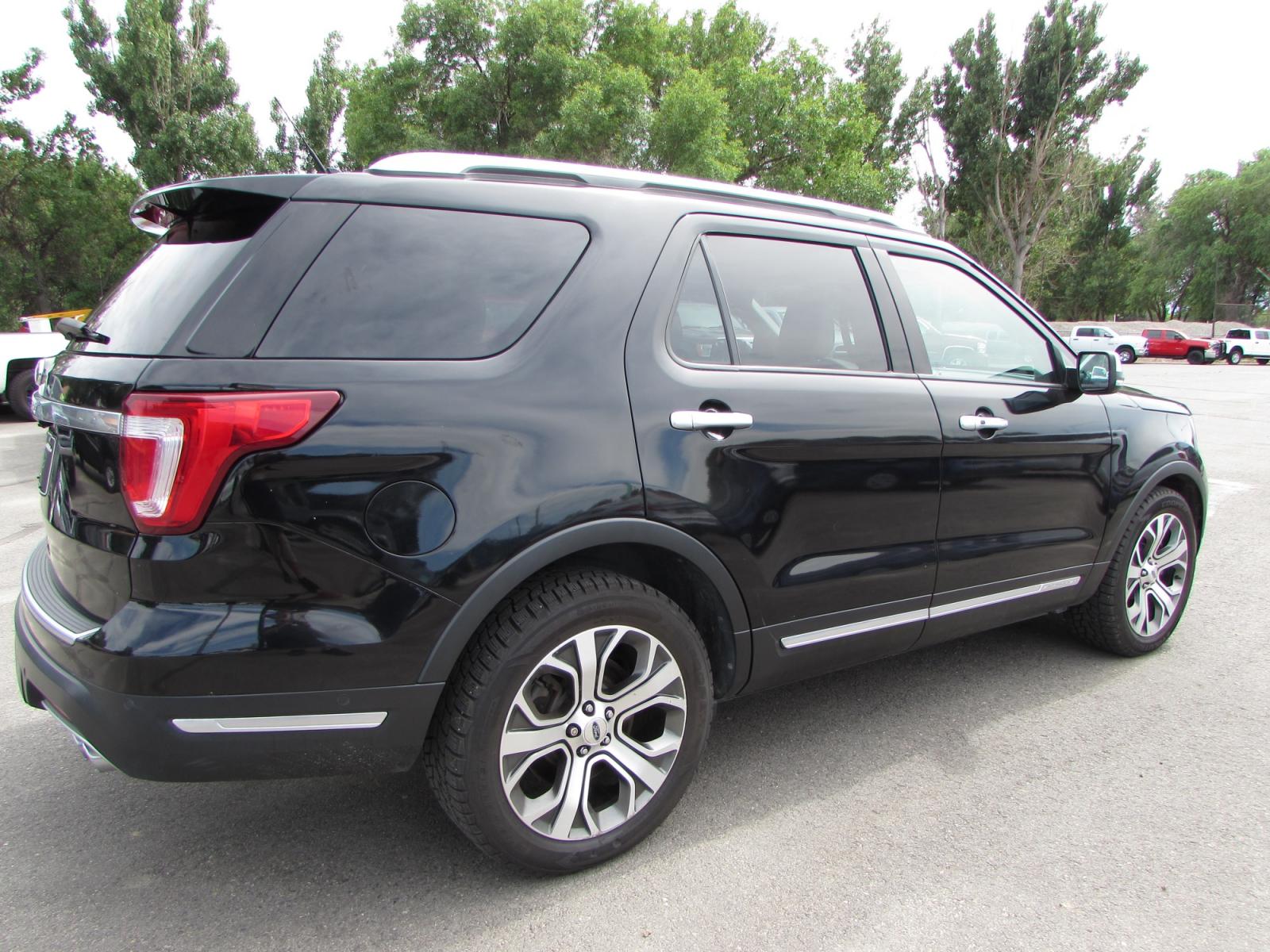 2019 Black /Gray Leather Ford Explorer Platinum AWD (1FM5K8HT2KG) with an 3.5L V6 DOHC 24V engine, 6A transmission, located at 4562 State Avenue, Billings, MT, 59101, (406) 896-9833, 45.769516, -108.526772 - 2019 Ford Explorer Platinum AWD - One owner - 38,758 miles! 3.5L V6 DOHC 24V engine - 6 speed automatic transmission - all wheel drive - 38,758 miles - One owner! Platinum package - air conditioning - dual zone climate control - power tilt and telescoping steering wheel - adaptive cruise cont - Photo #3