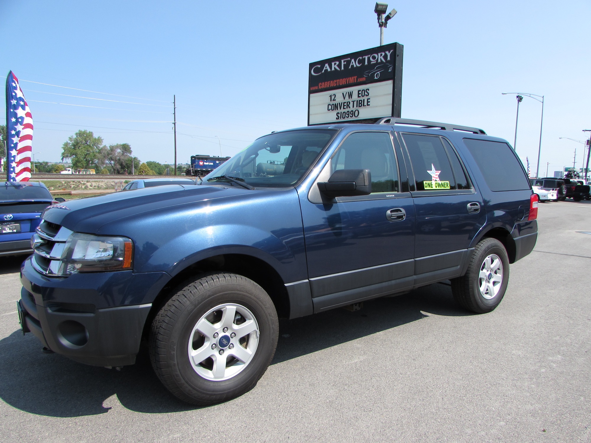 photo of 2015 Ford Expedition XL 4WD - One owner - 34,000 miles!