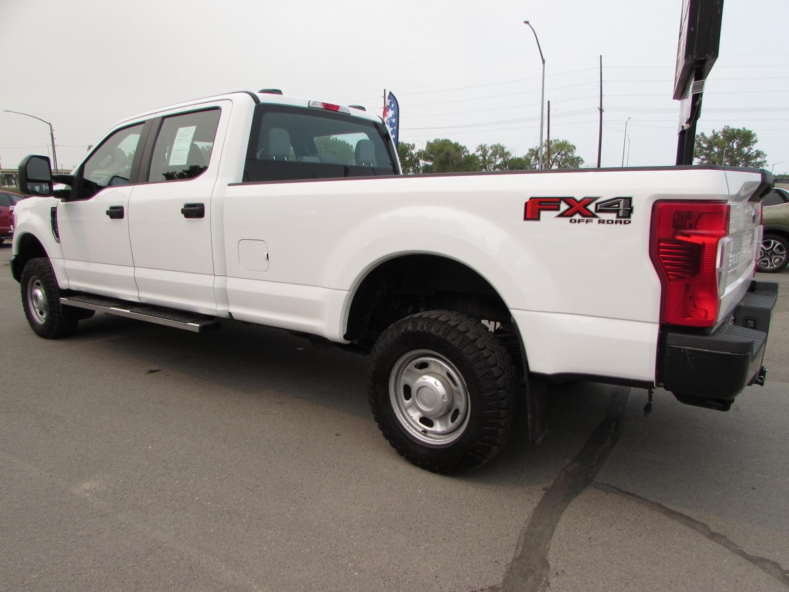 2021 White Ford F-350 SD XL Crew Cab 4WD (1FT8W3B67ME) with an 6.2L V8 OHV 16V engine, 6A transmission, located at 4562 State Avenue, Billings, MT, 59101, (406) 896-9833, 45.769516, -108.526772 - 2021 Ford F-350 SD XL Crew Cab 4WD Longbox - 35,195 miles! 6.2L V8 OHV 16V Engine - 10-Speed Automatic Transmission - 4WD - 35,195 miles - One owner Inspected and serviced - copy of inspection and all work performed as well as a full vehicle history report provided XL package - air conditio - Photo #1