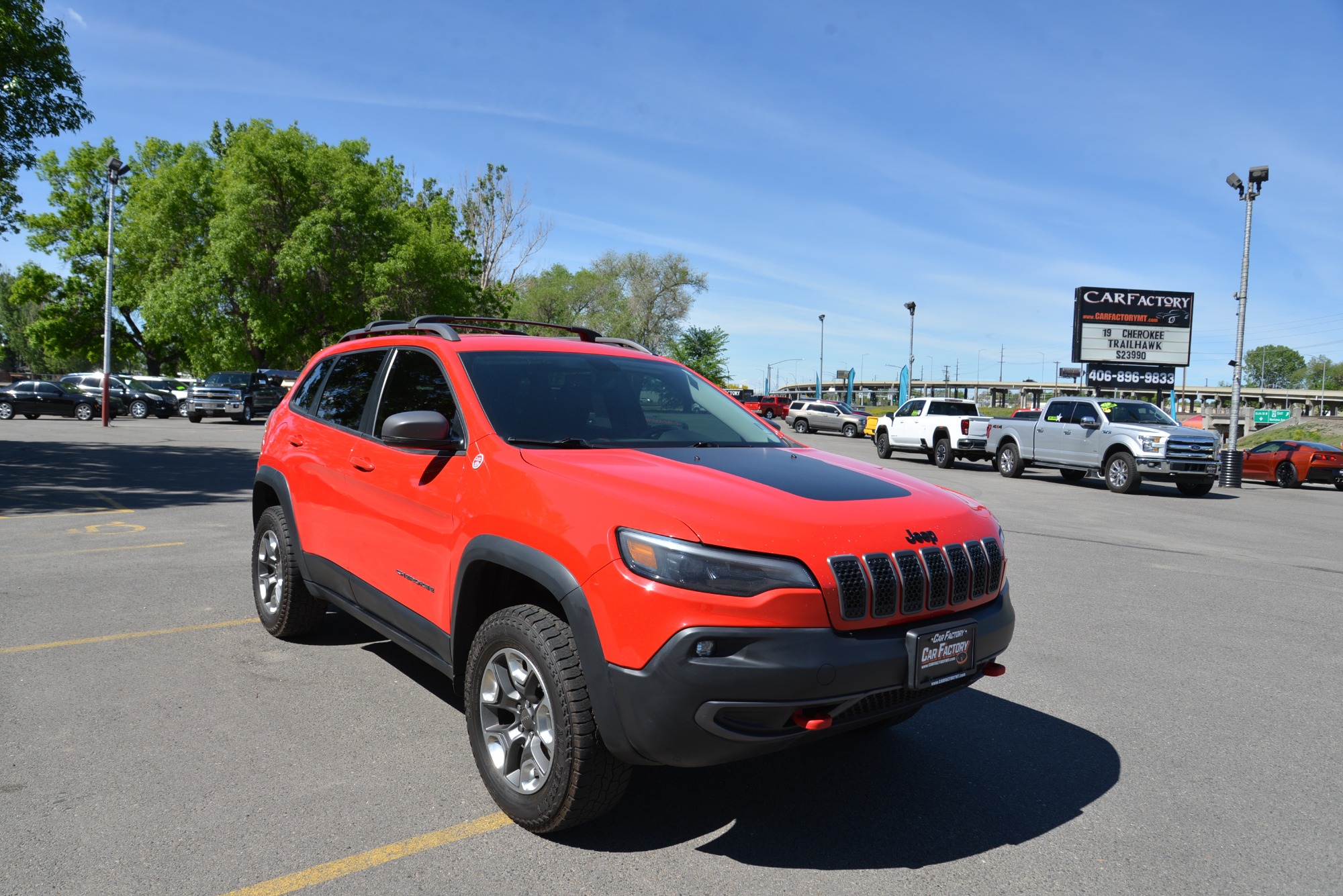 photo of 2019 Jeep Cherokee Trailhawk 4WD